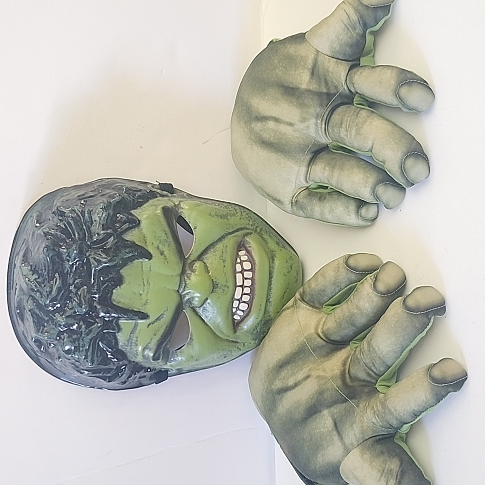 Incredible Hulk costyme mask and gloves